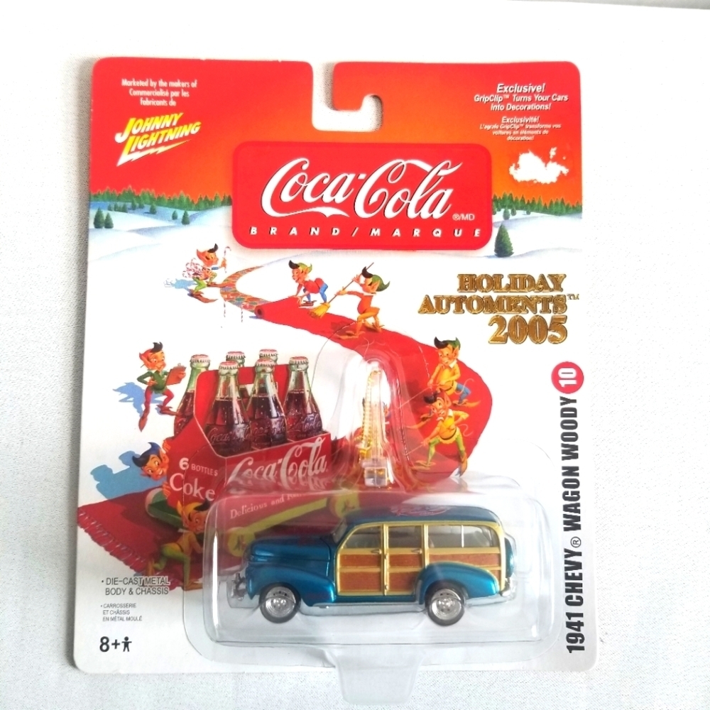2005 Coca Cola Holiday Automents Johnny Lightning 1941 Chevy Wagon Woody